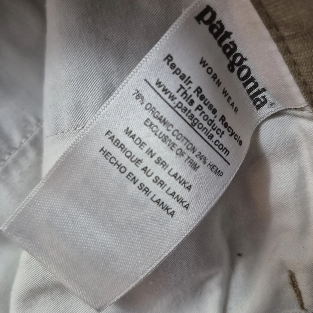 Patagonia men's‎ Tan Shorts Size 32